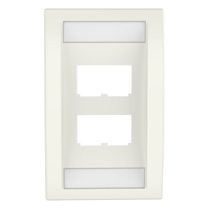 Placa de Pared Vertical Ejecutiva, Salida Para 4 Puertos Mini-Com, Con Espacios Para Etiquetas, Color Blanco Mate