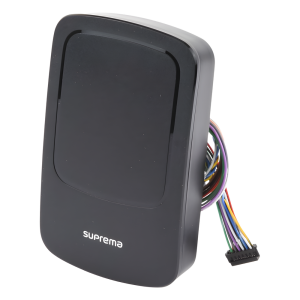 Controlador de una puerta  de uso en exterior, Con lector de Tarjetas  Multitecnolgia, NFC y Bluetooth